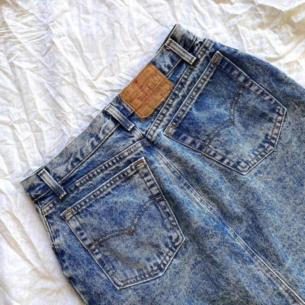 Levi’s Acid-Wash Midi Skirt